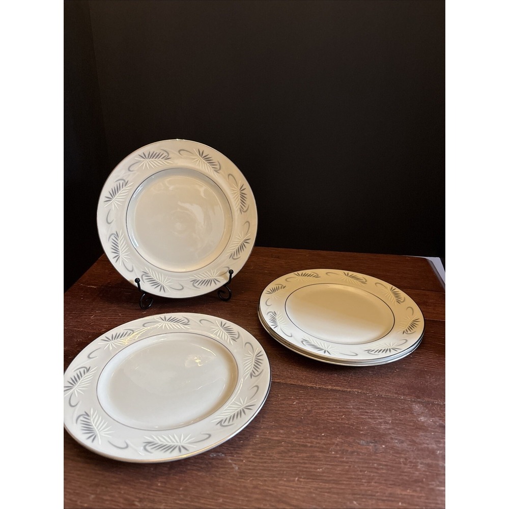 Flintridge China Continental Cream 8.5" Set Of 4 Plates With Gray White‎ Leaves